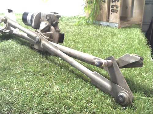 Moteur essuie glace avant