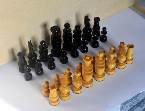Ancien jeu échecs - en, bois