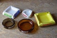 Cendriers publicitaires de bistrot Jupiler Gordon's Suze Meunier Pelforth