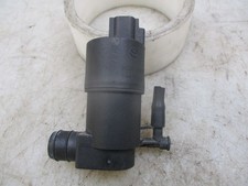 Pompe lave-glace avant