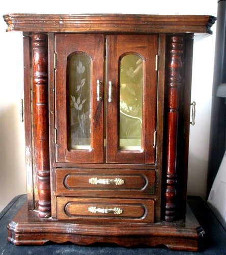 Ancienne superbe armoire