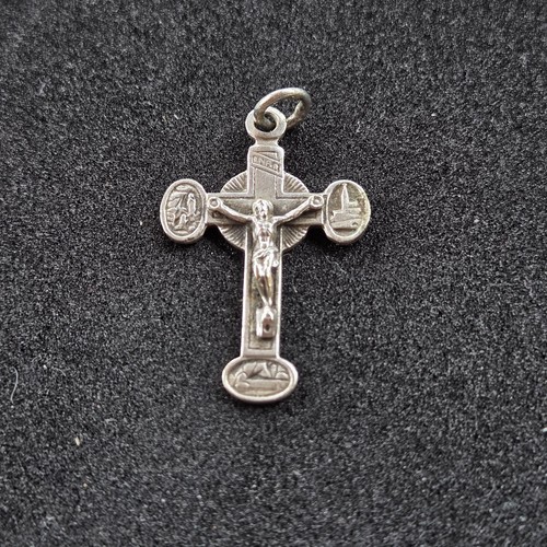 Pendentif christ croix - pendentif,