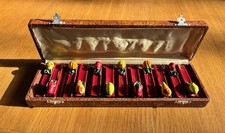 12 PORTE COUTEAUX EN CERAMIQUE