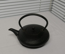Théière japonaise en fonte + support