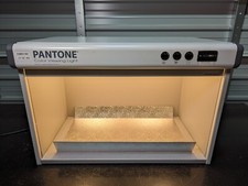 Just Normlicht 752 Pantone