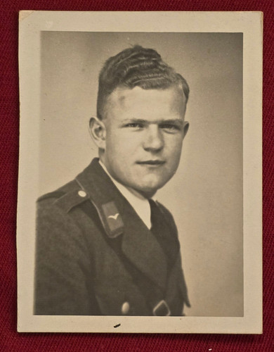 1935 luftwaffe soldier poses - 1935,