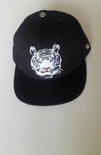 CLVII CASQUETTE BRODÉE TÊTE