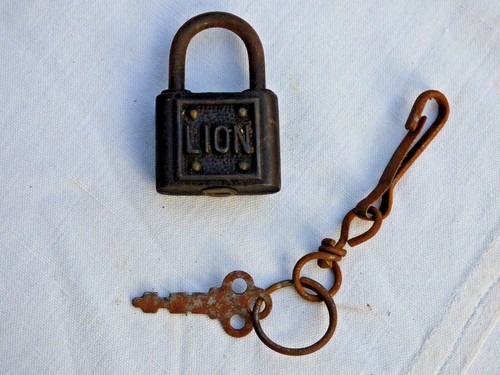Cadenas ancien lion emb - ,