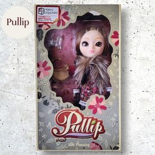 Figurine poupée de mode