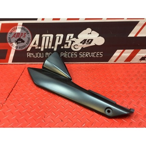 Cache plastique sous - , selle