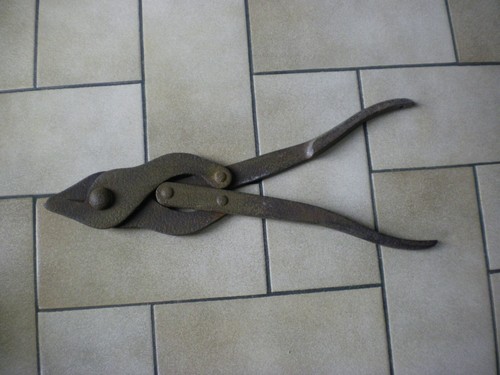 Outil militaire ancien pince - militaire, ancien,
