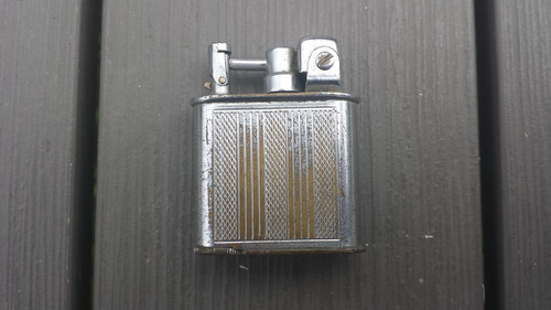 Ancien briquet essence