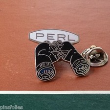Pin's Folies Démons  et Merveilles PERL fabricant Telescopes Optiques Jumelles