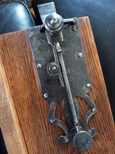 ancien loquet targette  / serrure ancienne/ verrou de porte fer forge 