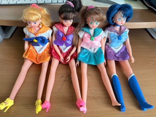 Lot figurines de poupée - 4,