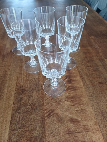 Verres eau en - à,