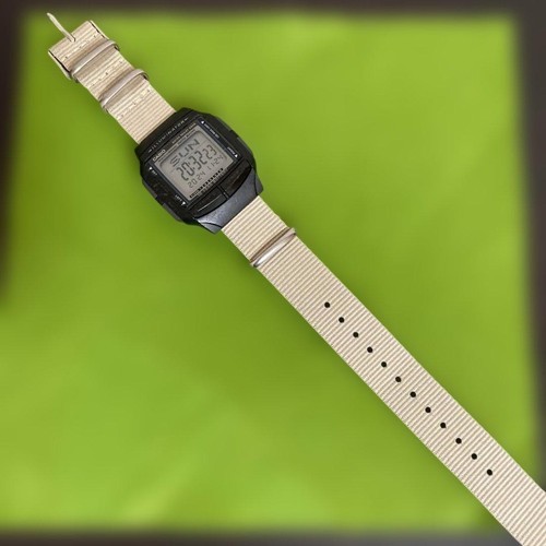 Montre numérique chronographe