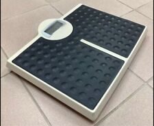 Balance  médicale Professionnelle - Pèse-personne .. Jusqu’à 200 Kgs Seca 813