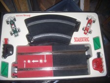 Circuit routier SCALEXTRIC 50 , documents rails et accessoires.