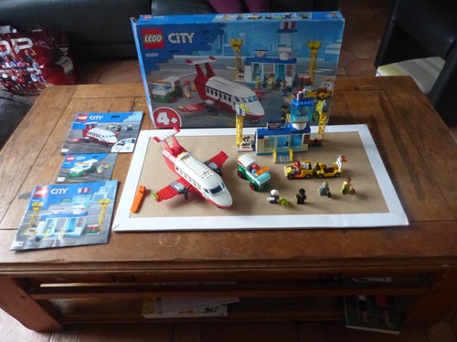 Lego set 60261 aéroport - ;,