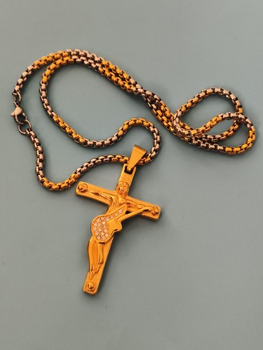 Collier croix dorée vintage