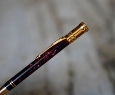 RARE STYLO BILLE PARKER DUOFOLD EN RESINE ROUGE VIOLET MARBRE & PL. OR 18 CARATS