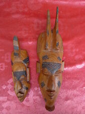 2 Belles Vieux Masques En Bois__AFRIQUE__Sculptés !