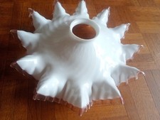 Abat-jour suspension ancien dentelle blanc OPALINE ondulée et frise verre rose