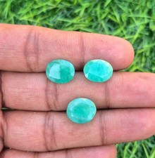 Lot de 3 bijoux en pierres