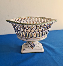 GRANDE COUPE AJOURÉE SUR PIEDOUCHE FAIENCE DE MALICORNE SIGNÉE EMILE TESSIER
