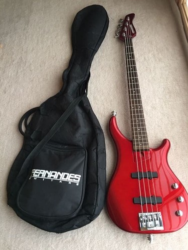 Guitare basse électrique