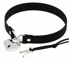 Collier en "cuir" noir avec