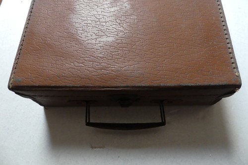 Petite valise vintage pour