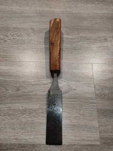 Ciseaux à bois - 🏵️,