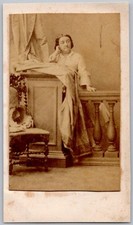 CDV 1865 Madame la Comtesse du Manoir, pose d’intérieur élégante. Photo noblesse