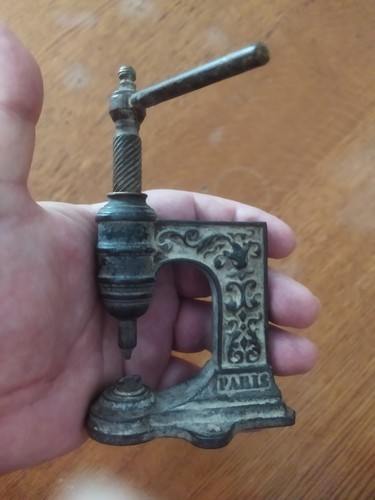 Outil ancien presse - , de
