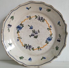 Belle Assiette en Faience