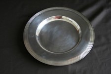 Assiette ancienne en métal