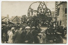 Carte photo. Char fleuri. Finistère