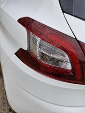 Feu arriere principal gauche