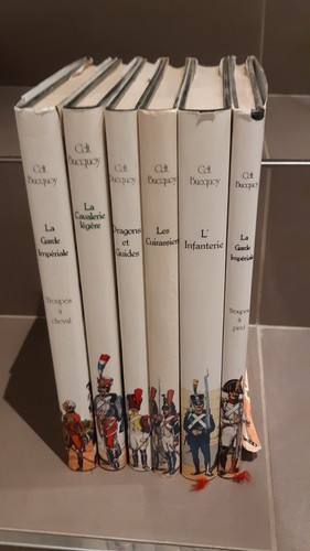 Les uniformes premier - du,