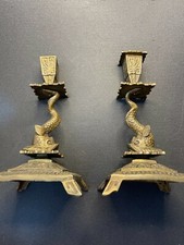 Paire de flambeaux ou bougeoirs en bronze，style Napoleon III en forme de dauphin