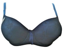 Soutien gorge 90D coqué voile noir sur fond bleu lingerie femme grande taille