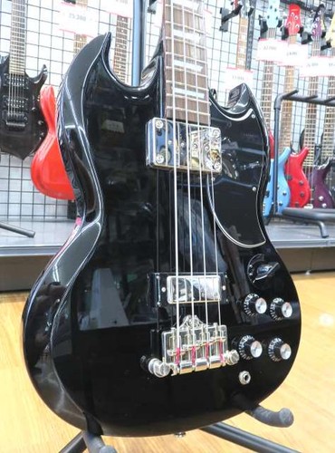 Guitare basse électrique