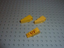 3 x LEGO Yellow Slope Brick