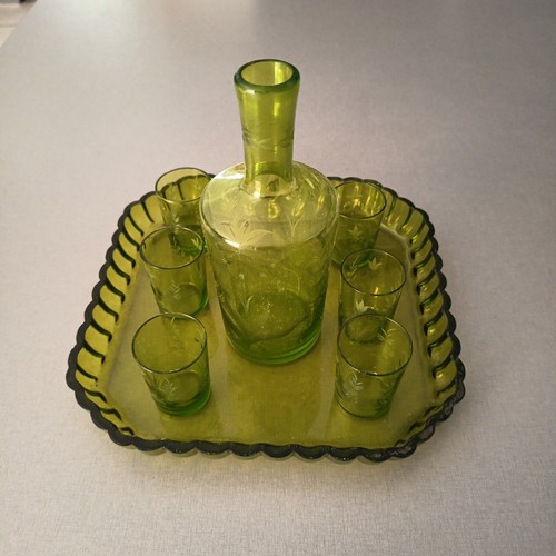 Ancien service liqueur - À,