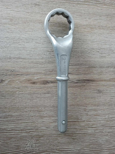 Clé polygonale contrecoudée