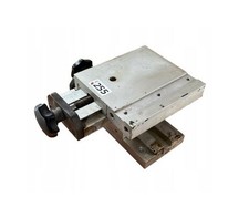 N°E255 étau de machine table