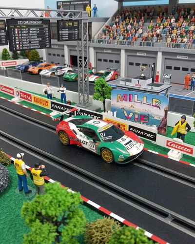 Voiture pour circuit - , carrera