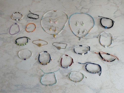 Lot bijoux fantaisie - lot,